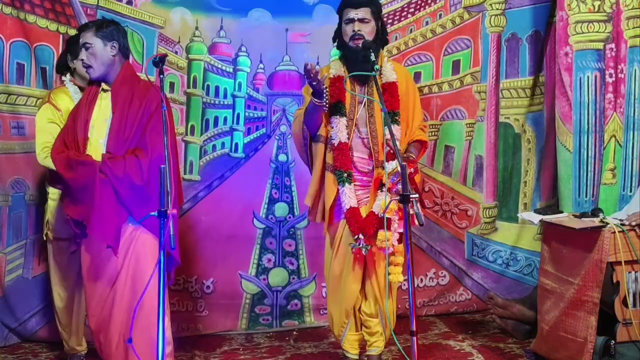 !!పాము పట్టా నొస్తారేమన్నా!!