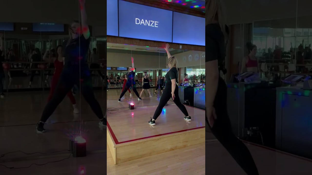 Uptown funk by Bruno Mars- choreo by Gaby Gnazzo- performed @dancewithgingersnap