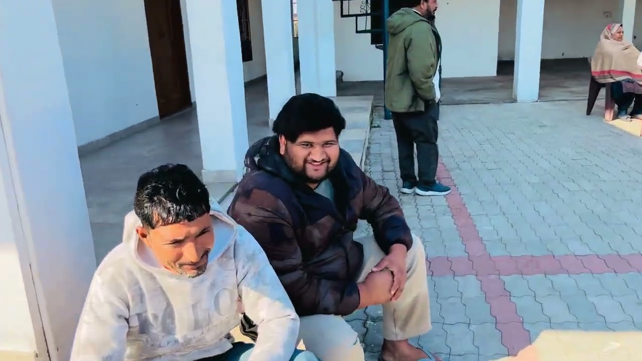 🌾ਅੱਜ ਪਿੰਡ ਖੇਤੀਵਾੜੀ ਦੇ ਸਬੰਧ ਵਿੱਚ ਸੀ ਮੀਟਿੰਗ ਤੇ ਮੀਟਿੰਗ ਤੋ ਬਾਅਦ ਨਿਕਲੀ ਗੇ ਅਸੀ ਕੇਕ 🎂 ਲੈਣ ਦੇ ਲਈ 😂#viral