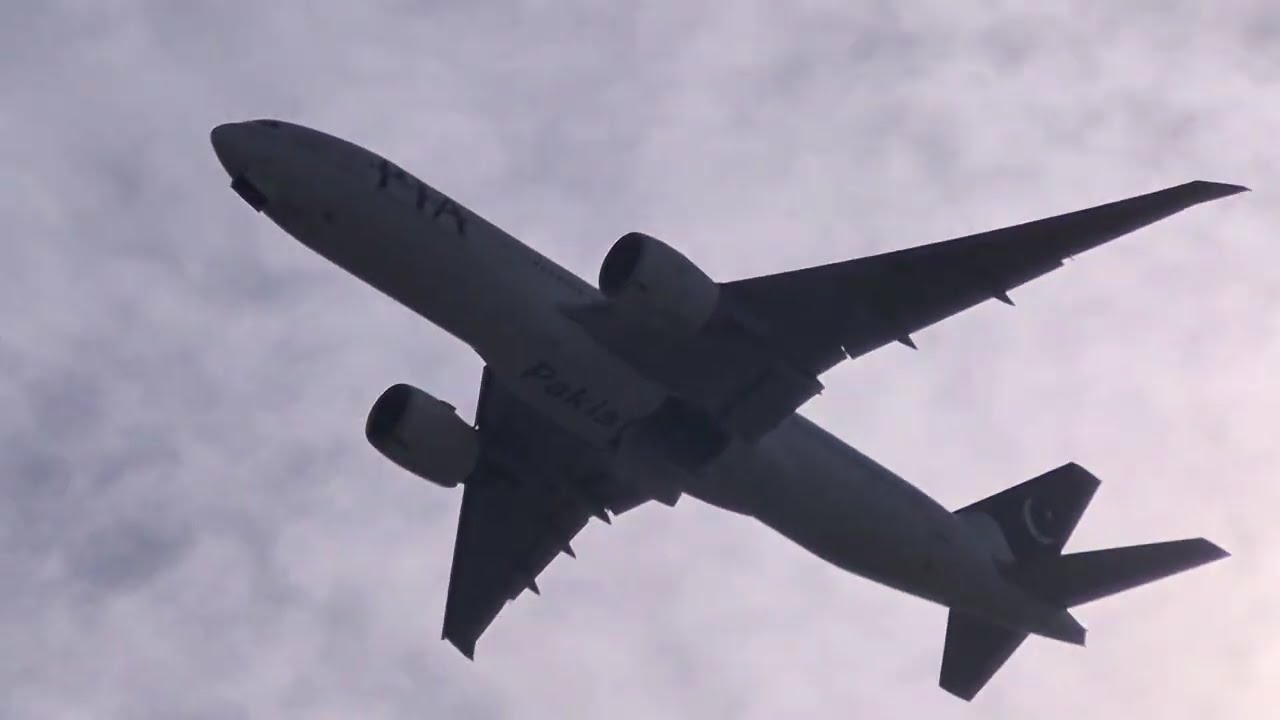 TORONTO AIRPORT YYZ DEC,25,2025