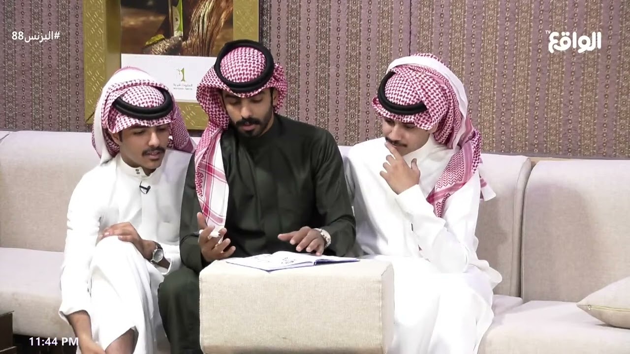 أحمد العوض يستعرض مهاراته في الرسم لمسلط وزايد #البزنس88