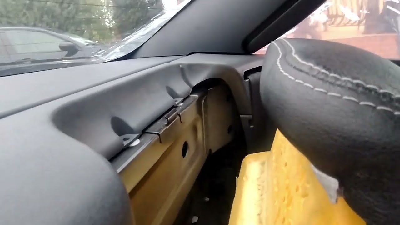 Mitsubishi Colt CZC (cabrio), wymiana podnośnika tylnej szyby