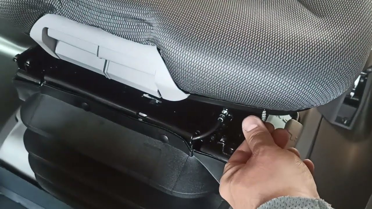 Instalace potahů Tynparts na traktorová sedadla Grammer