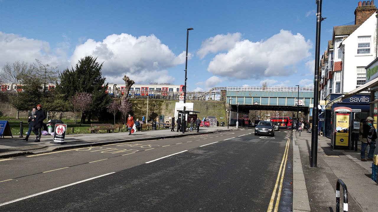 Walking Chiswick on a Saturday Morning | City Ambience Sounds