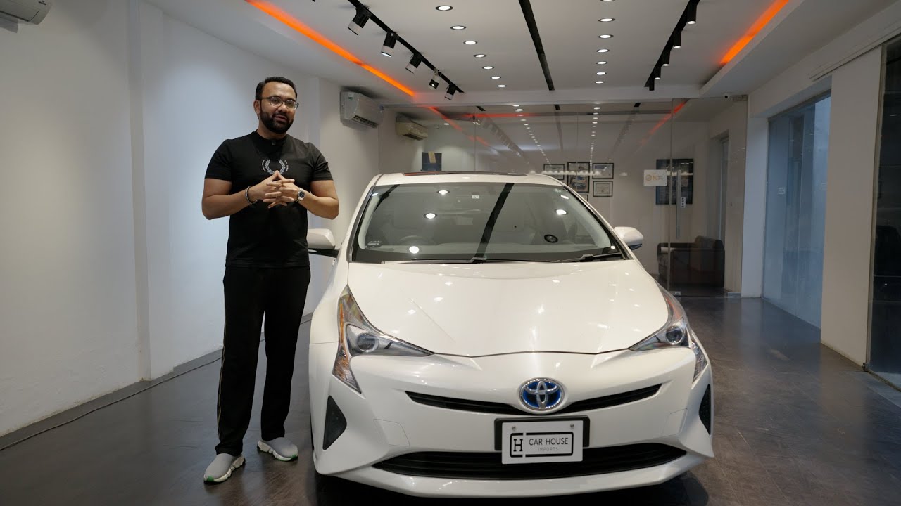 2017 Toyota Prius Hybrid Review | User Review Included