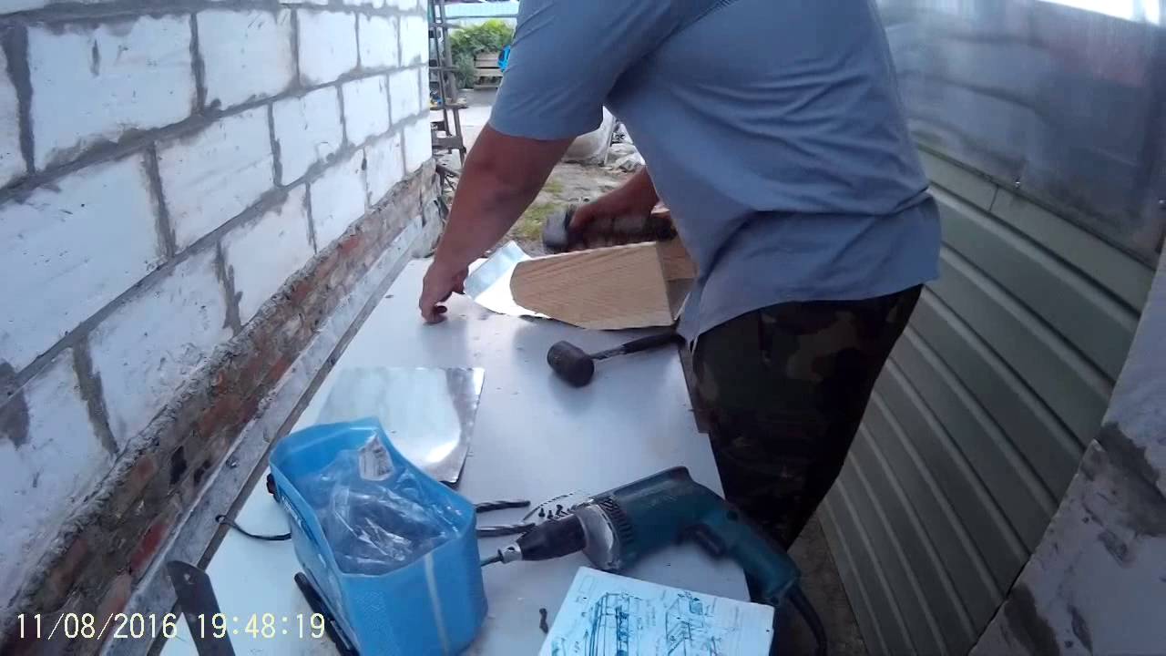 бункерная кормушка железо & дерево