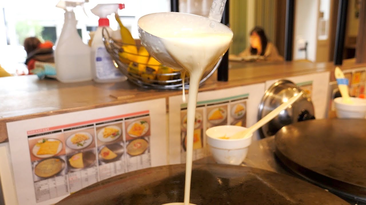 ハワイ発クレープ専門店の厳選した食材を使った期間限定クレープの作り方