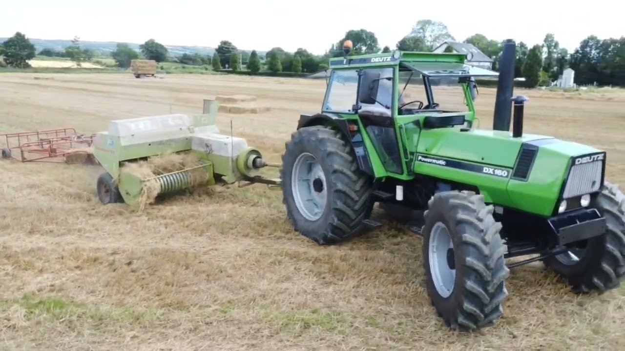 Square baling straw in kilkenny with the dx160