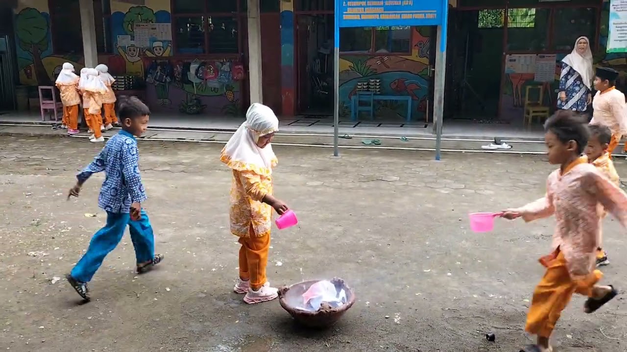 Simulasi tanggap bencana kebakaran TK ABA Sokorojo 