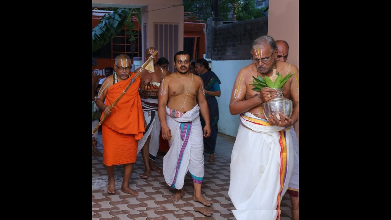 H. H. 46th Srimad Azhagiya Singar Thaniyan by Vasupradha and Vasundhara.