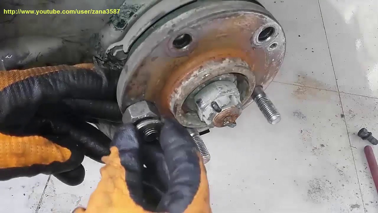Change tire bolts stuck and fix it  - kia sportage (video 27)