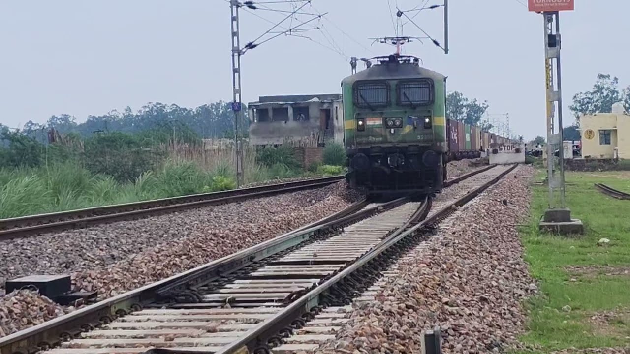 Indian train Marwadi ||vs Marwadi train?#shorts#railtrack #trainvideo