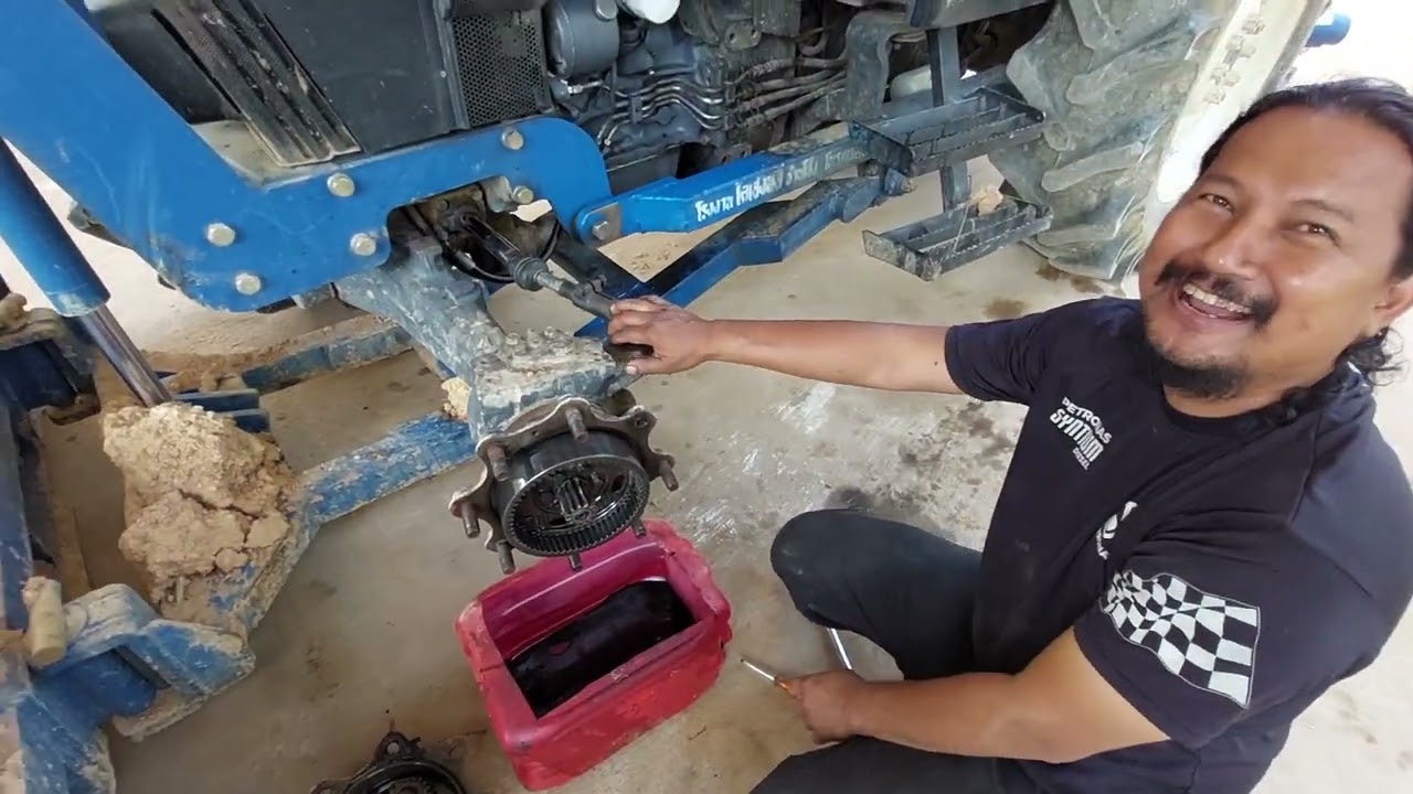ช่างเก่งทำการรื้อคานหน้าคาราโร่เจ้าบ่อทอง..FORD4630