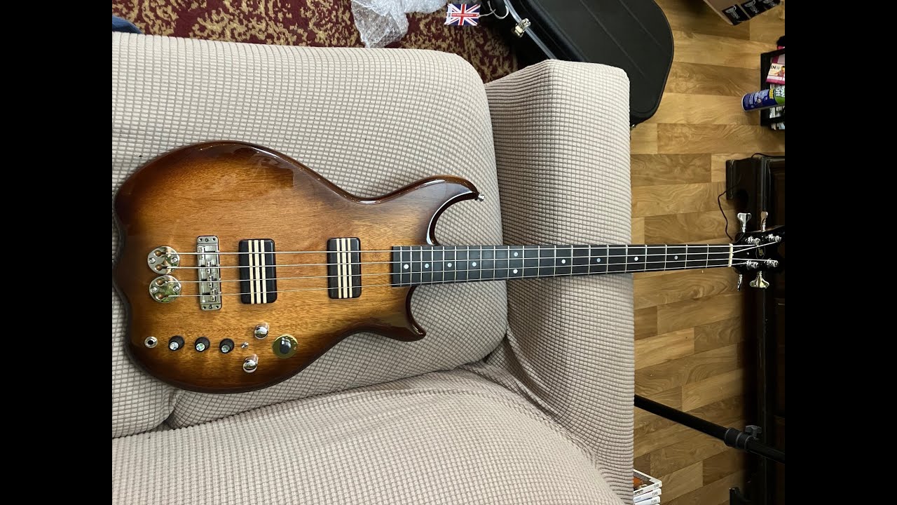 JayDee Roadie II Active Bass Part One: A bass unboxing video over two years in the making: First Vid