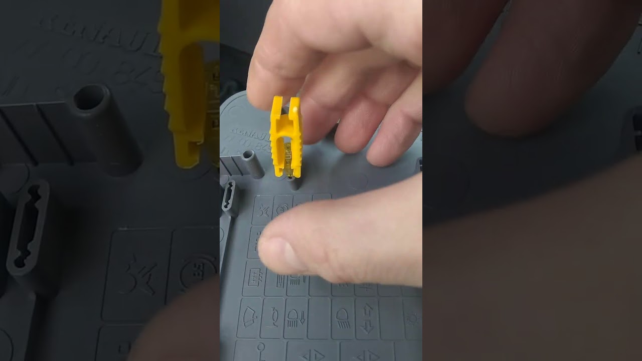 Vidéo : pourquoi les balais d'essuie glaces de la Renault Clio 2 ne fonctionnent pas?