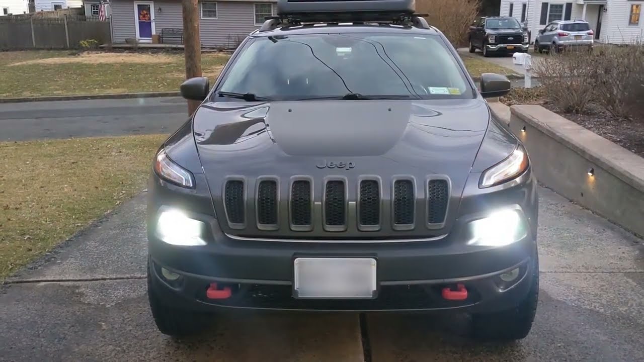 2014 Cherokee KL w/ LED Hood Strip Lights