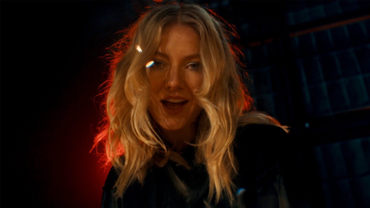 Astrid S - First To Go (Livestream before premiere)