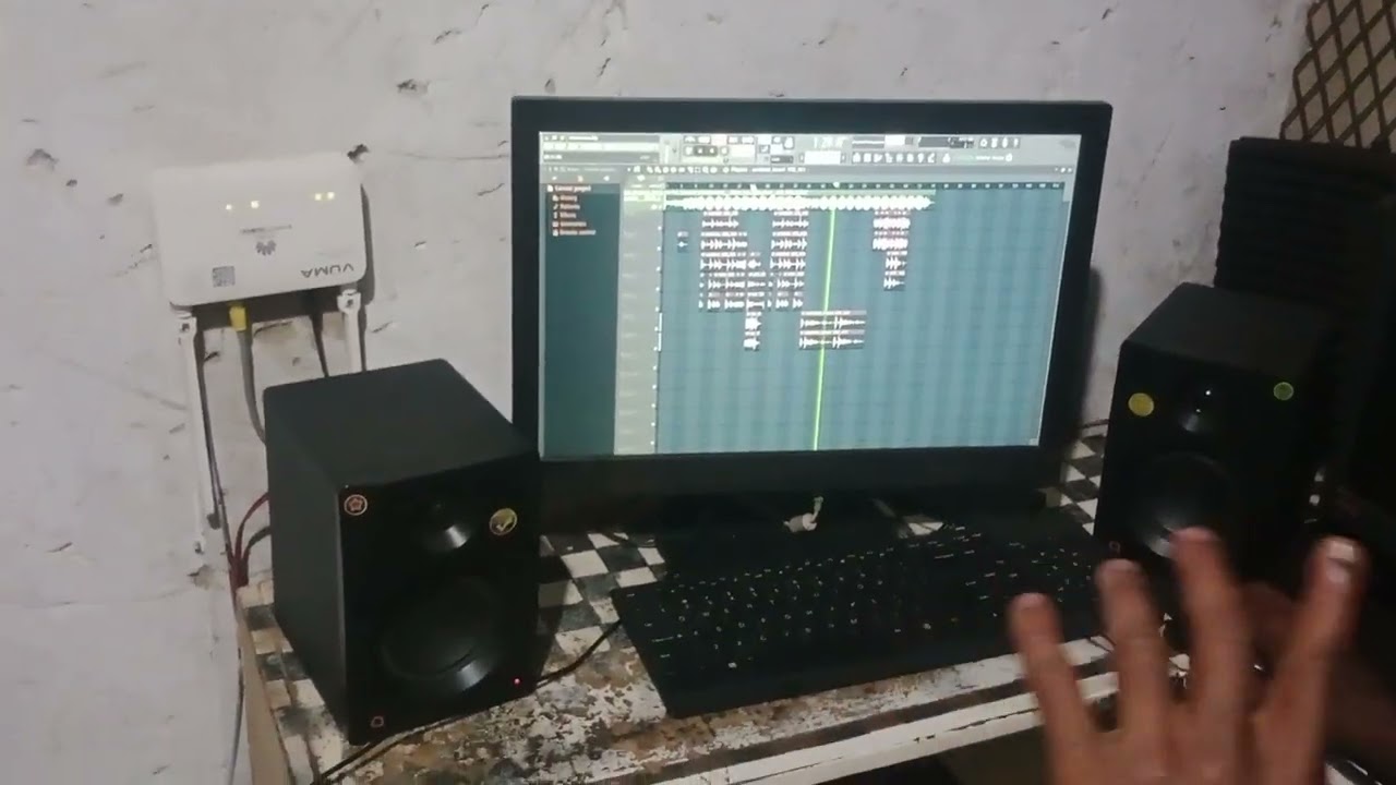 Clinton M -Kay  ft YOUNG SHANE - Puntsununu unreleased track.