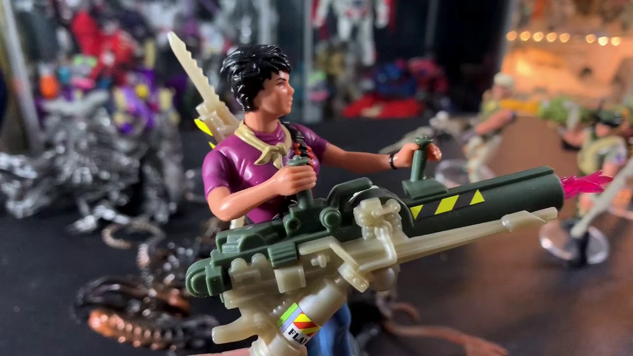 ALIENS Colonial Marines vs Some Alien Action Figures by Kenner - A Spotlight