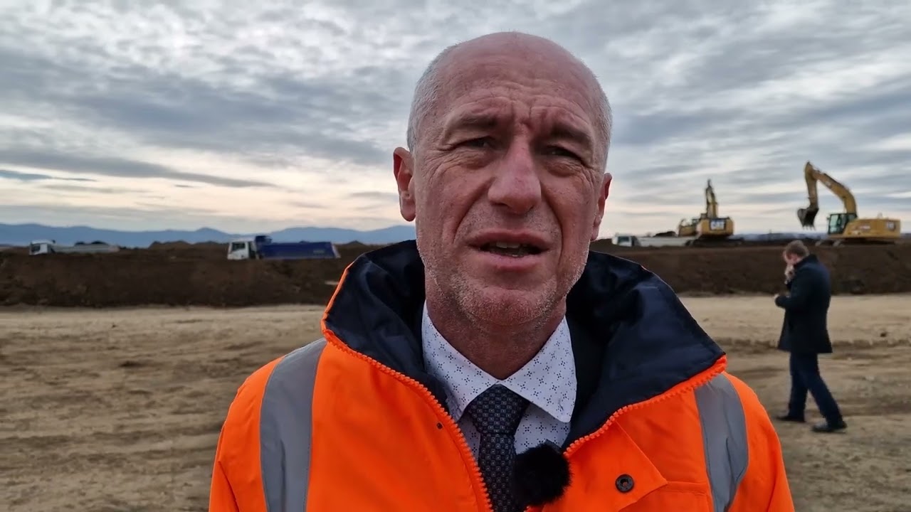 Vo Valalikoch začali s výstavbou priemyselného parku pre automobilku Volvo