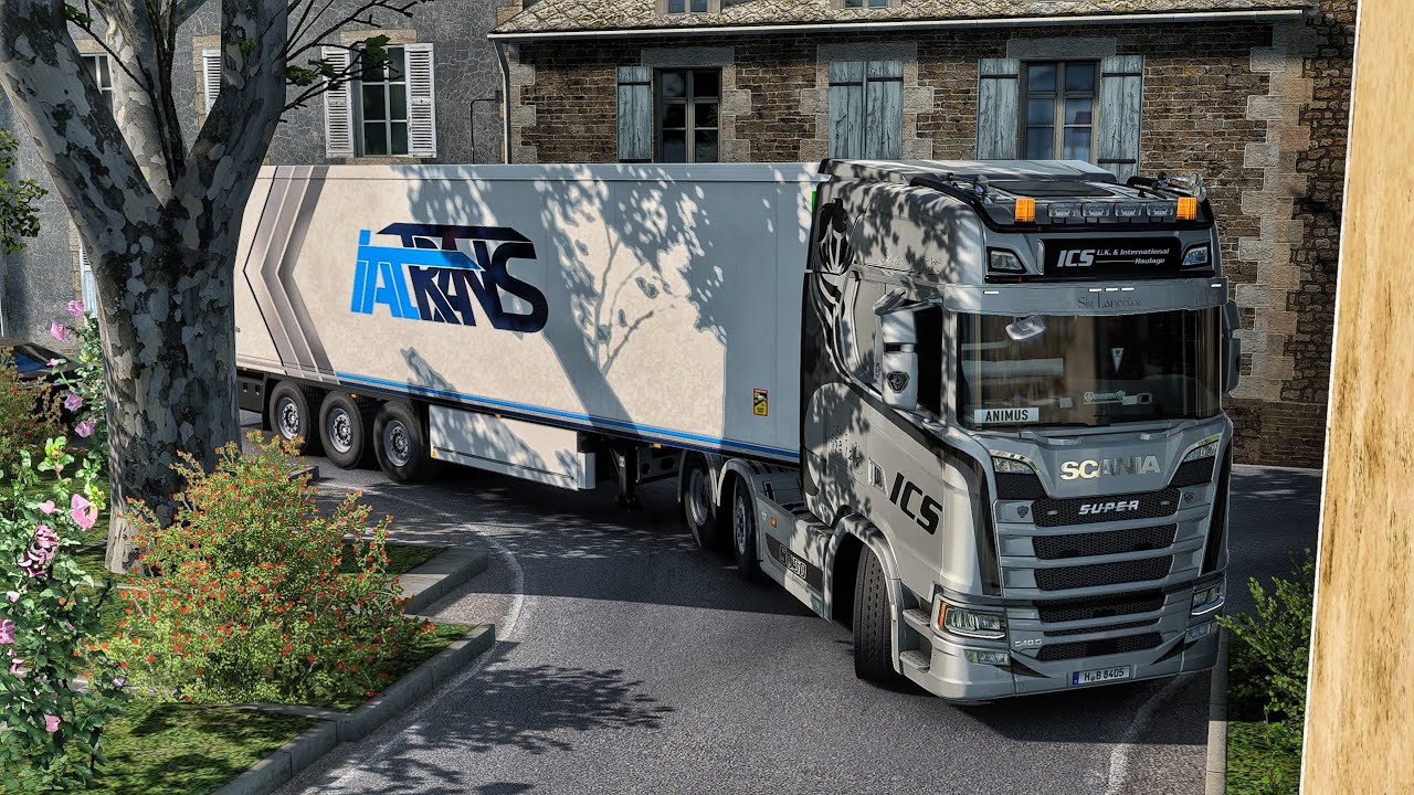 Maneuvering Through Tight Narrow Streets In France | #ets2 1.52
