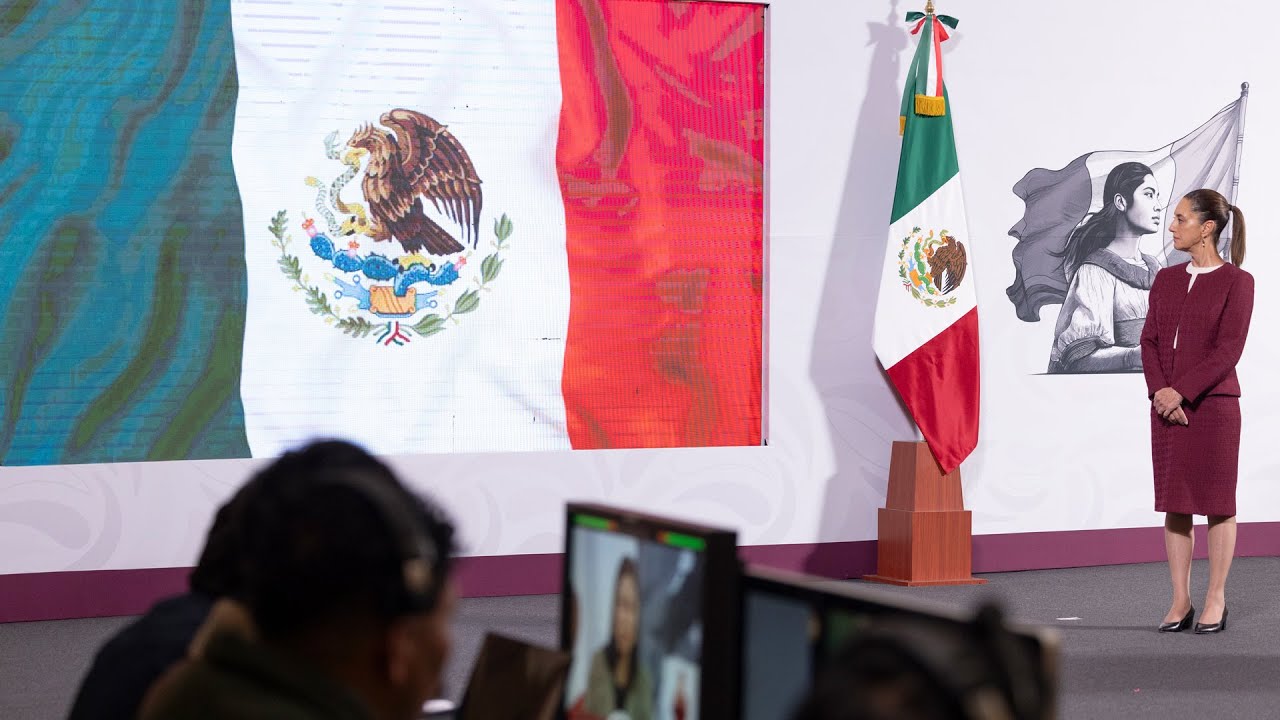Bandera de México, símbolo de independencia, soberanía e historia. Conferencia presidenta Sheinbaum