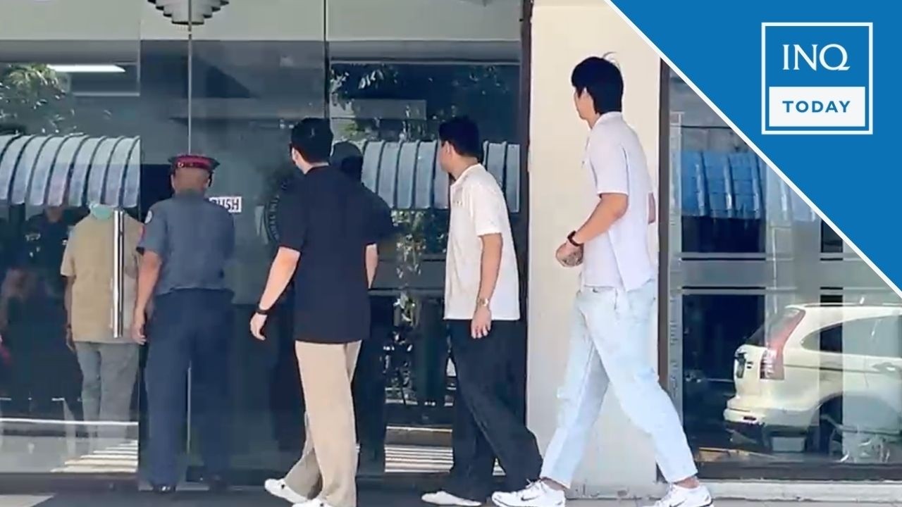 Бывшие игроки Ateneo прибыли в CIDG в рамках расследования дела о гибели Батербонии и Адили | INQ...