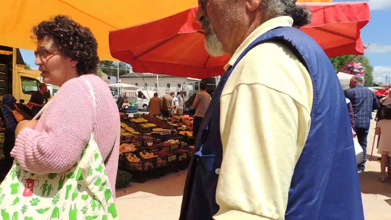 Köyde Salı pazarı !! İnsan hatasını kabullene bilmeli ..  Remzi abim hep 17 yaşında ;; #ÇAYIRALAN