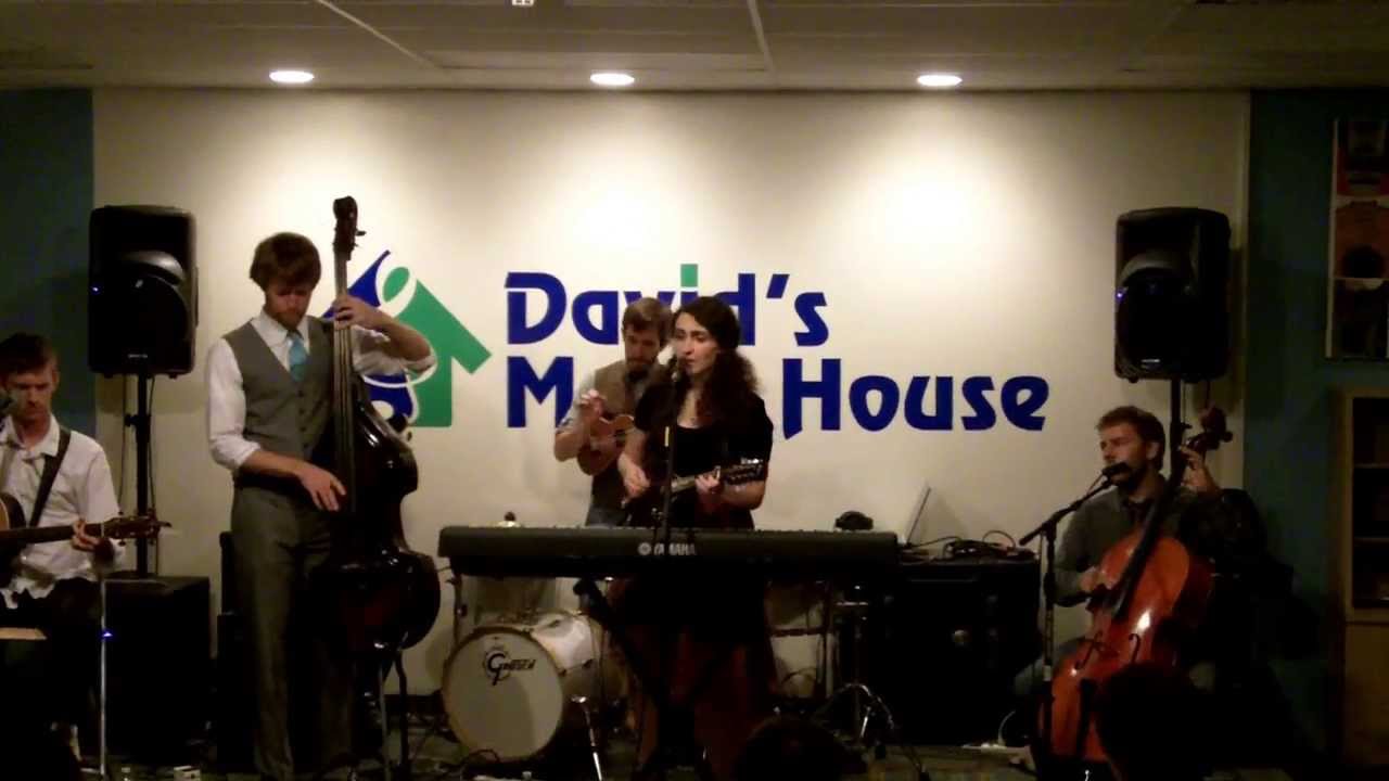 Hillary Reynolds Band - Crossing The Line