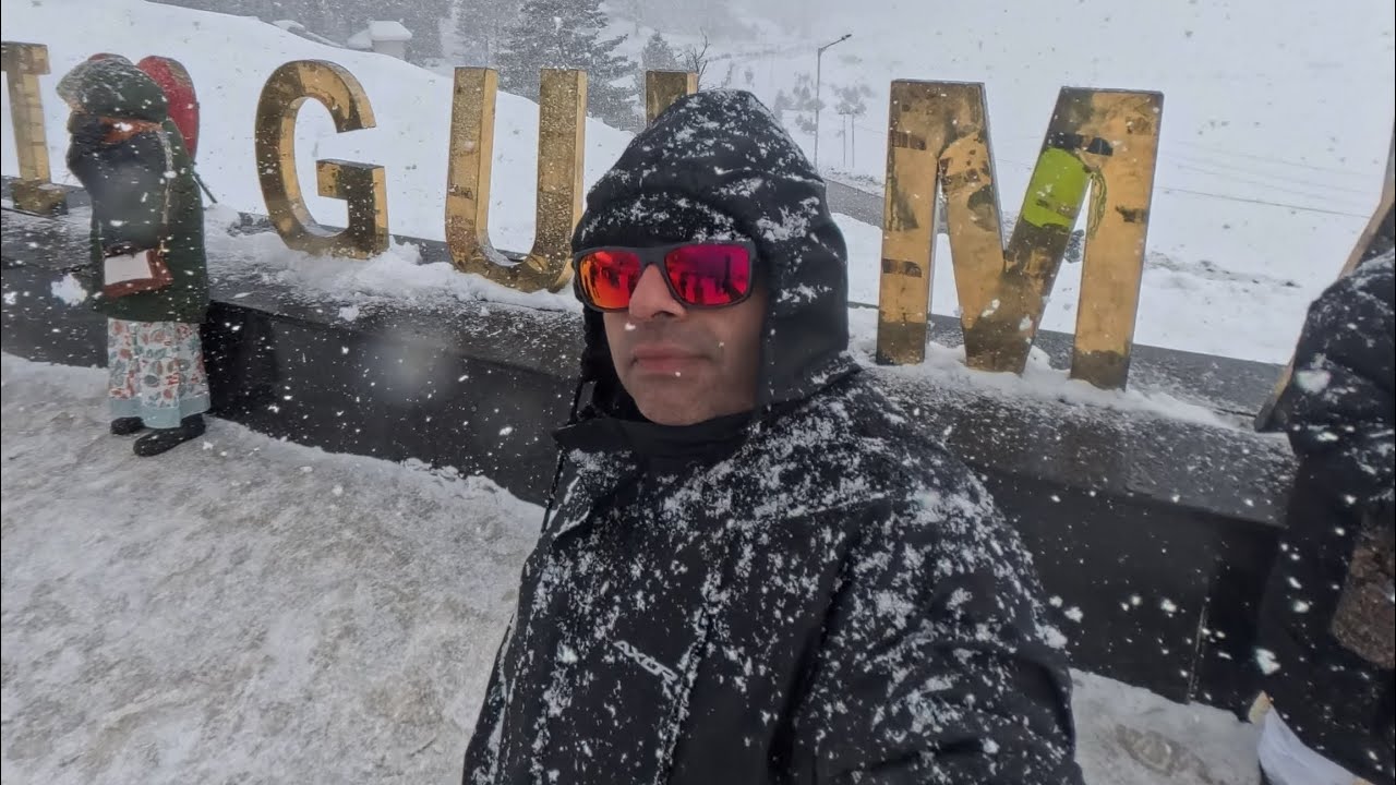 Surprised Snowfall in Gulmarg…