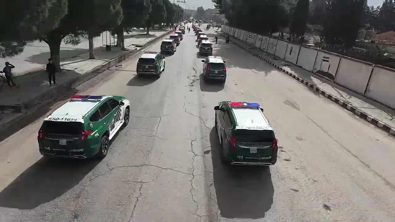 مشاهد جوية لاستعراض الآليات الحديثة لوزارة الداخلية في شوارع مدينة حمص.
