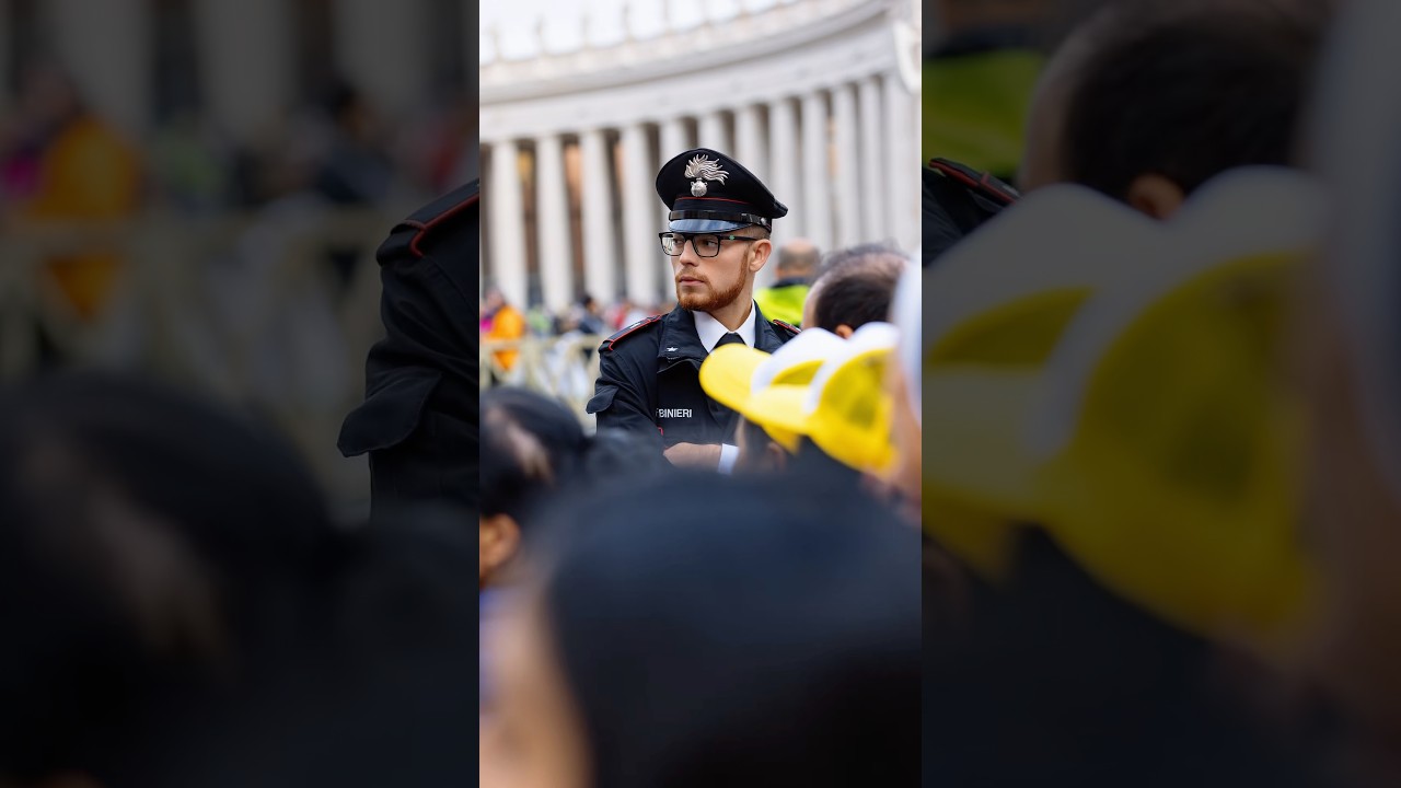 A Carabiniere&rsquo;s reaction to my gift 🇮🇹👍🫡 #carabinieri #cop