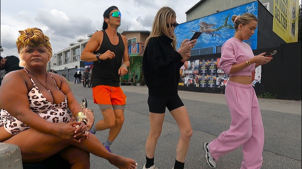 Venice Beach Boardwalk Weekend Walking Tour