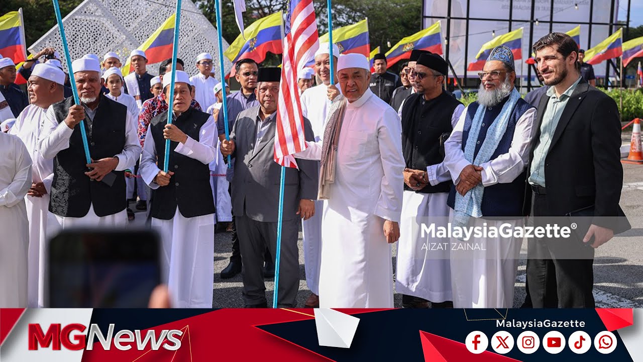 Ahmad Zahid Cadang Potongan Gaji Sukarela Untuk Pupuk Amalan Wakaf Al-Quran