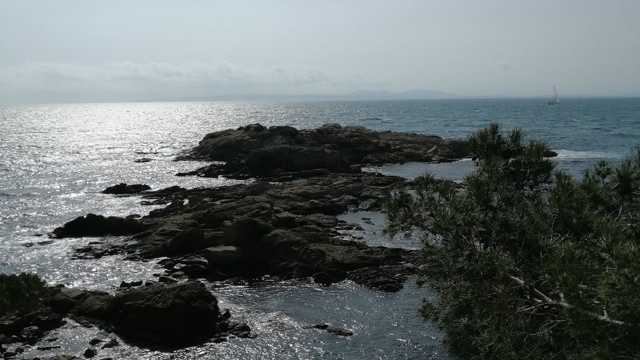 Walking tour Cliffs Roses Costa Brava Spain