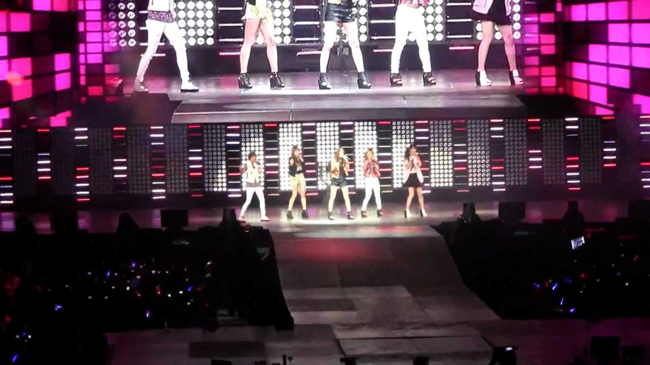 SMTown Live NY f(x) La Cha Ta  [111023] [fancam]