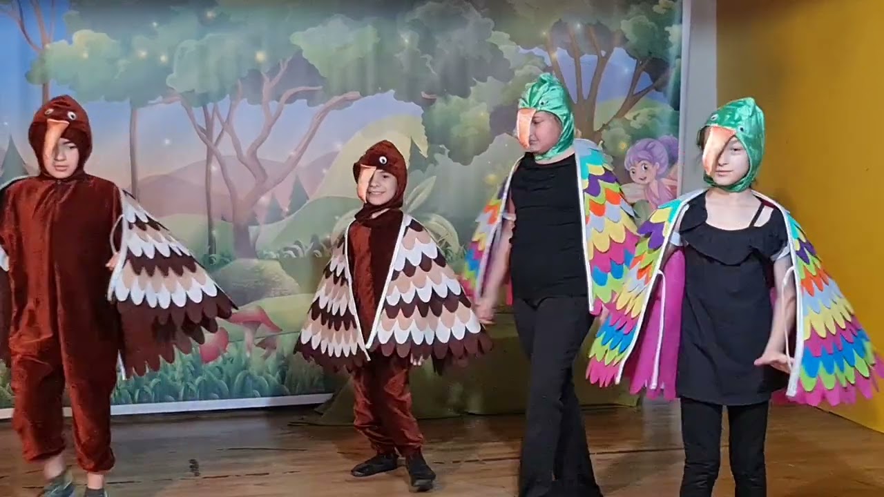 Zeynep Kamil İlkokulu 3-B KIRMIZI BANTLI KIZ