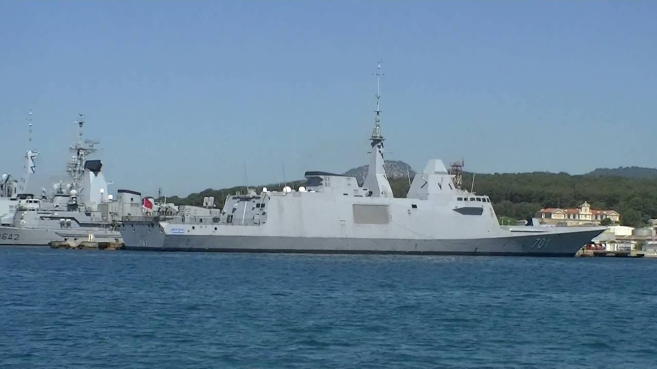 Toulon (France):La rade et son arsenal Militaire.