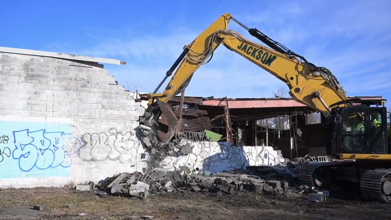 Demolition of Five Corners strip Mall in Amsterdam 12/14/23