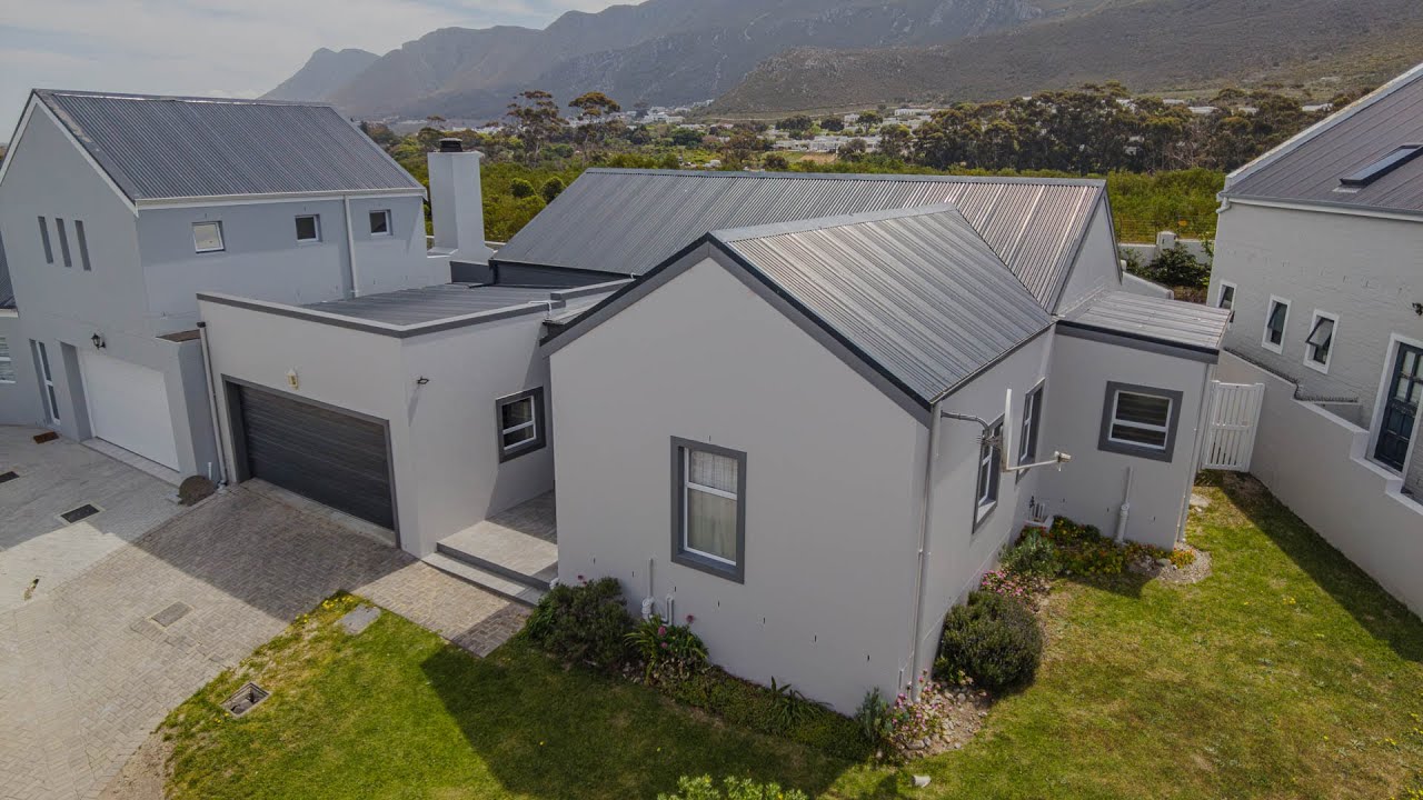 3 Bedroom For Sale | Sandbaai