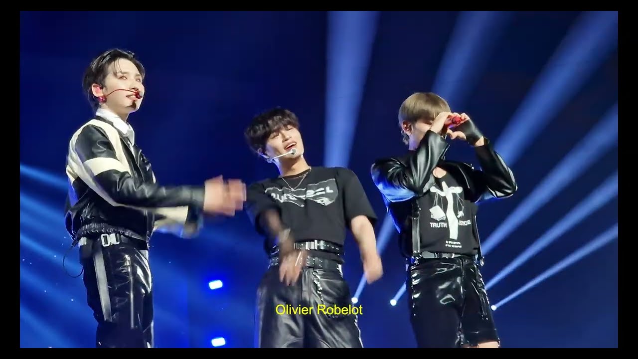 AB6IX 에이비식스 @ Music Bank in Paris - SAVIOR - La Défense Arena | Fancam