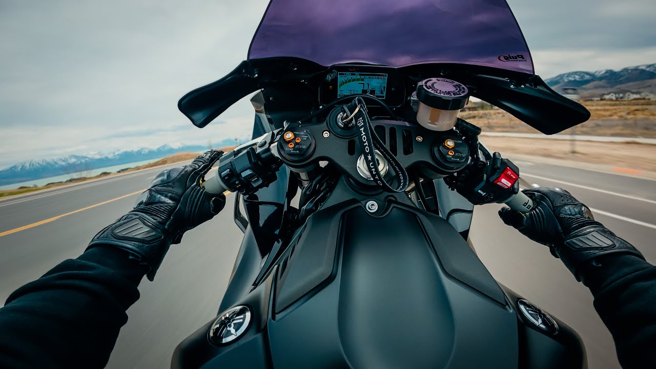 Yamaha R1 x Brutal Morning Ride