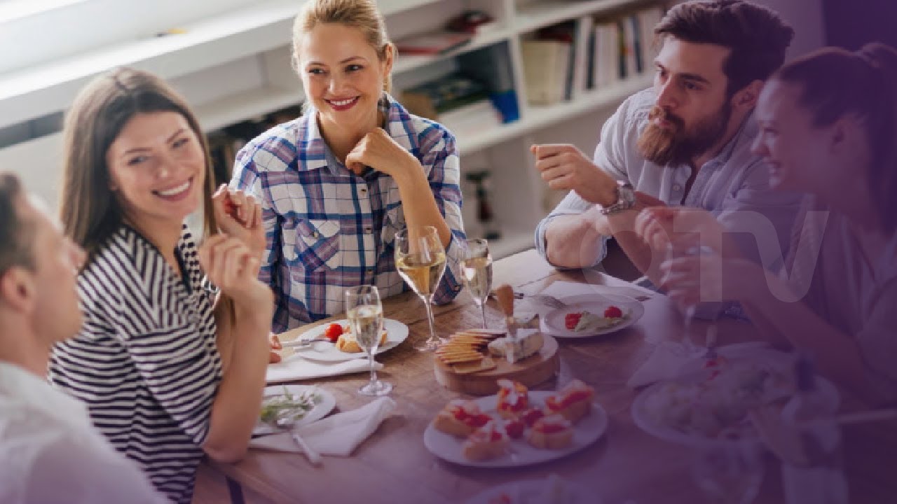 ما أسباب إبتعاد البعض عن الأصدقاء عند الدخول في علاقة عاطفيّة؟