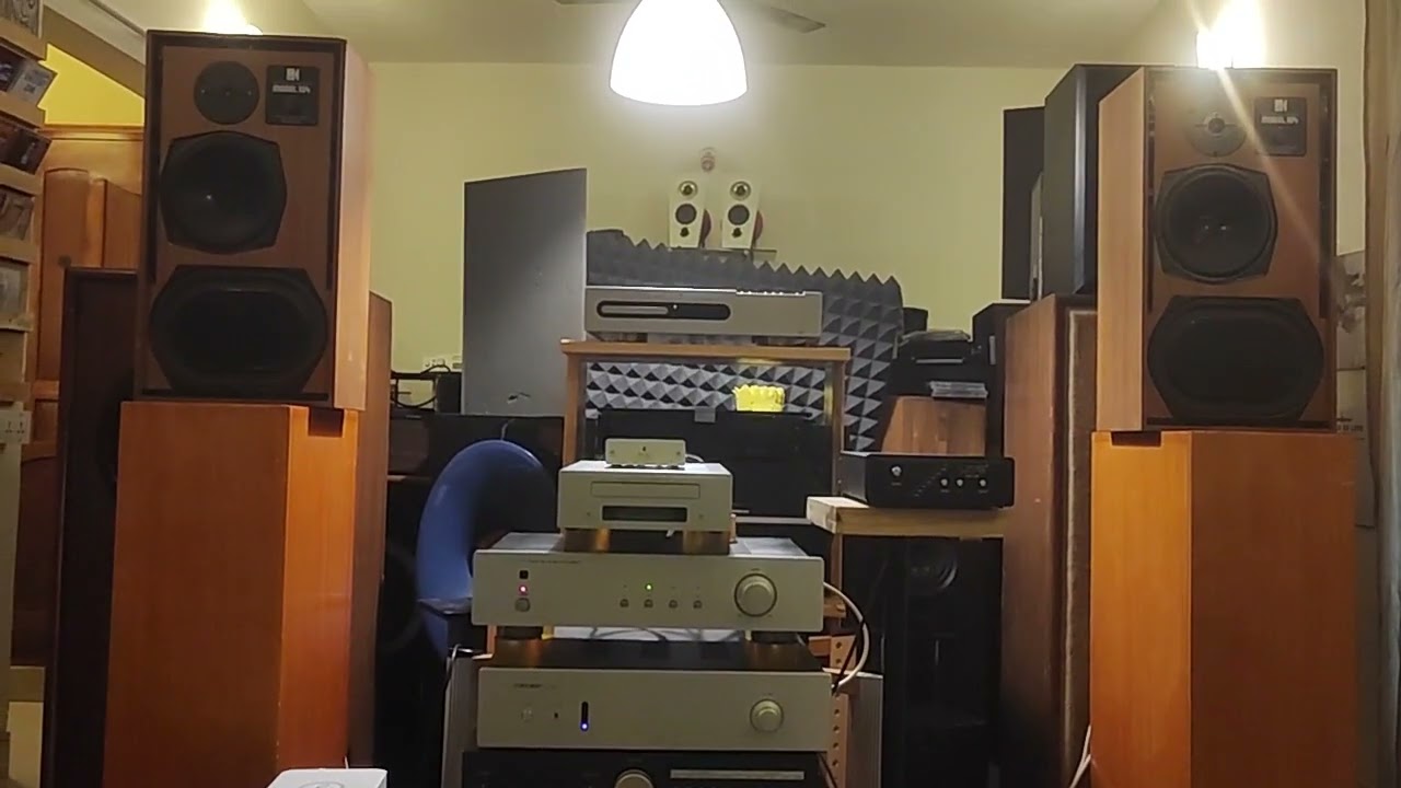 Audio analogue primo CD Xindak XA 3200 tube pre Myadn MT 3000 G power amplifier kef reference 104