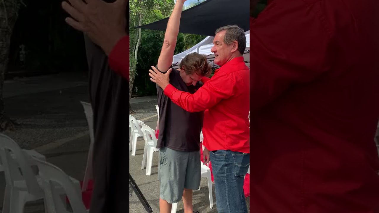 Cameraman Hypnotised and Stuck