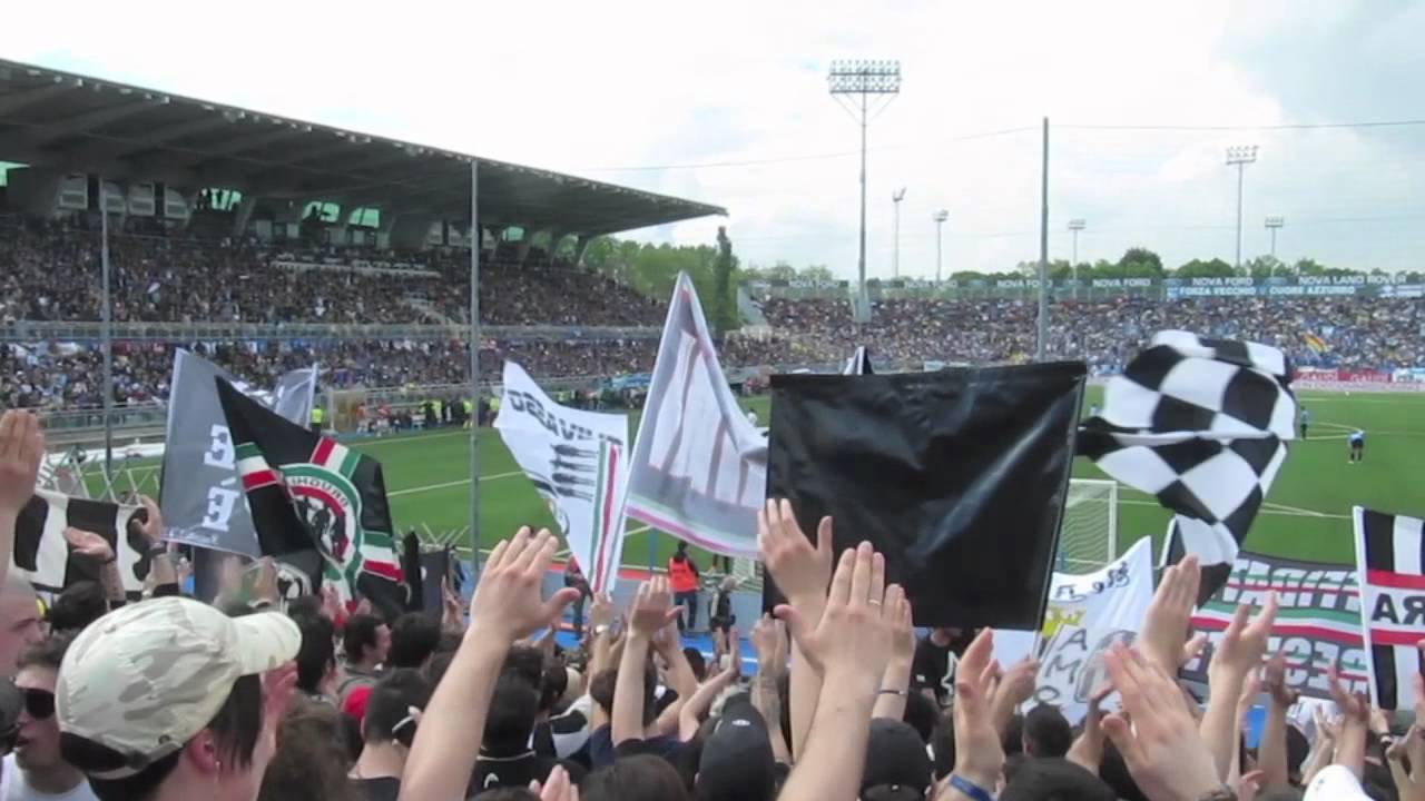 Novara vs Juventus 0 - 4  29/04/2012 Settore ospiti Novara
