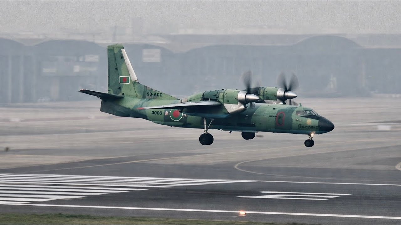 4 minutes Airplanes spotting at Dhaka airport during heavy fog