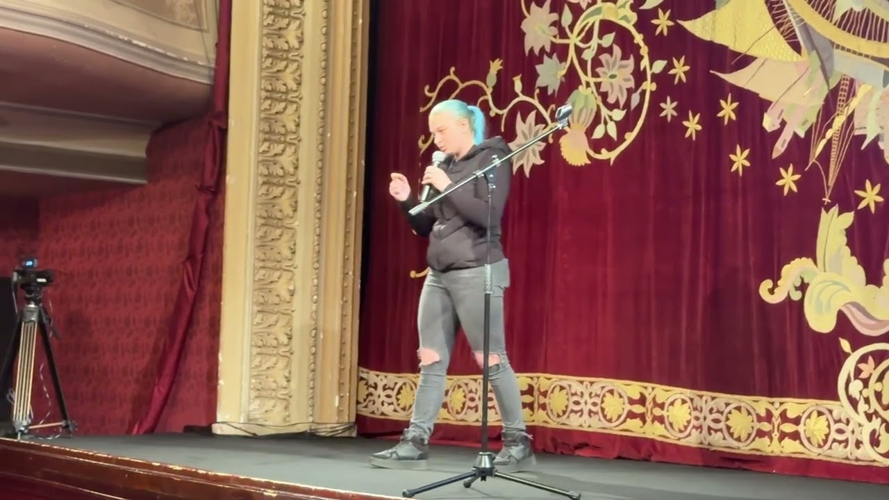 Angajată a unei săli de jocuri