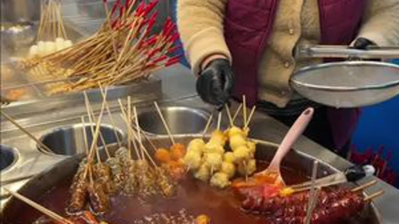 韩国街头逛吃猛犸包 辣汁串串的一天 