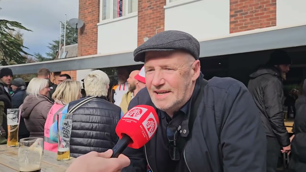 «Я здесь за каждую женщину и каждого ребенка в Великобритании». Британец на акции протеста против...